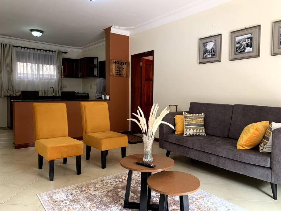 Cozy 2-Bedroom Apartment Within City Limits. Kampala Luaran gambar