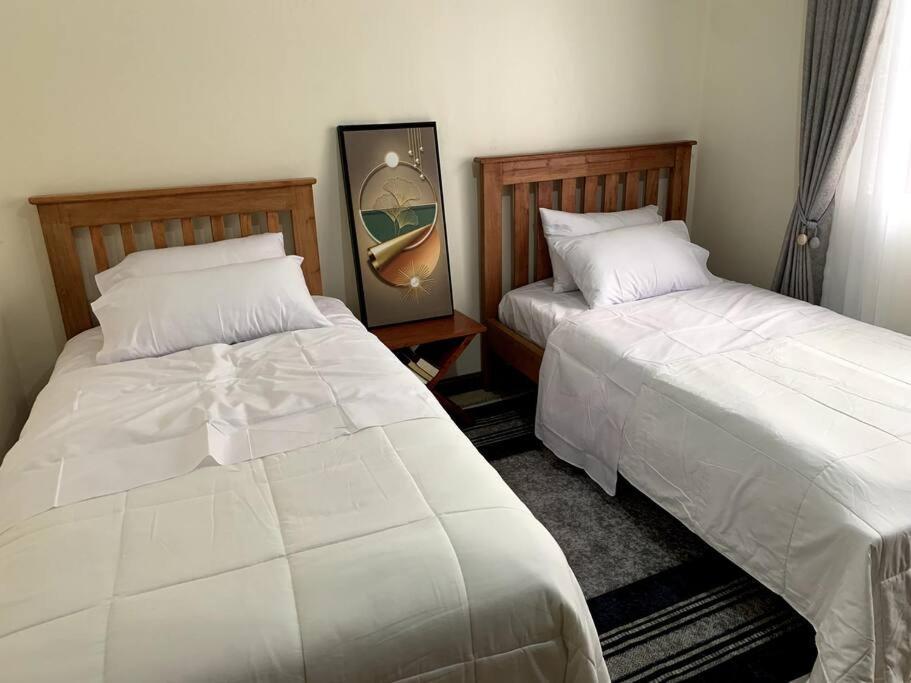 Cozy 2-Bedroom Apartment Within City Limits. Kampala Luaran gambar
